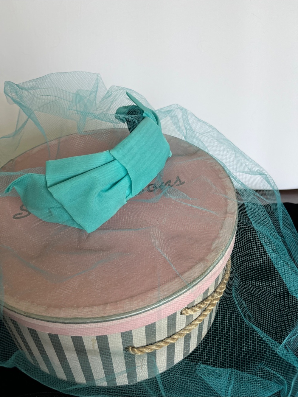 1950s Aqua Teal Fascinator Bow Headband with Veil & Original Hat Box
